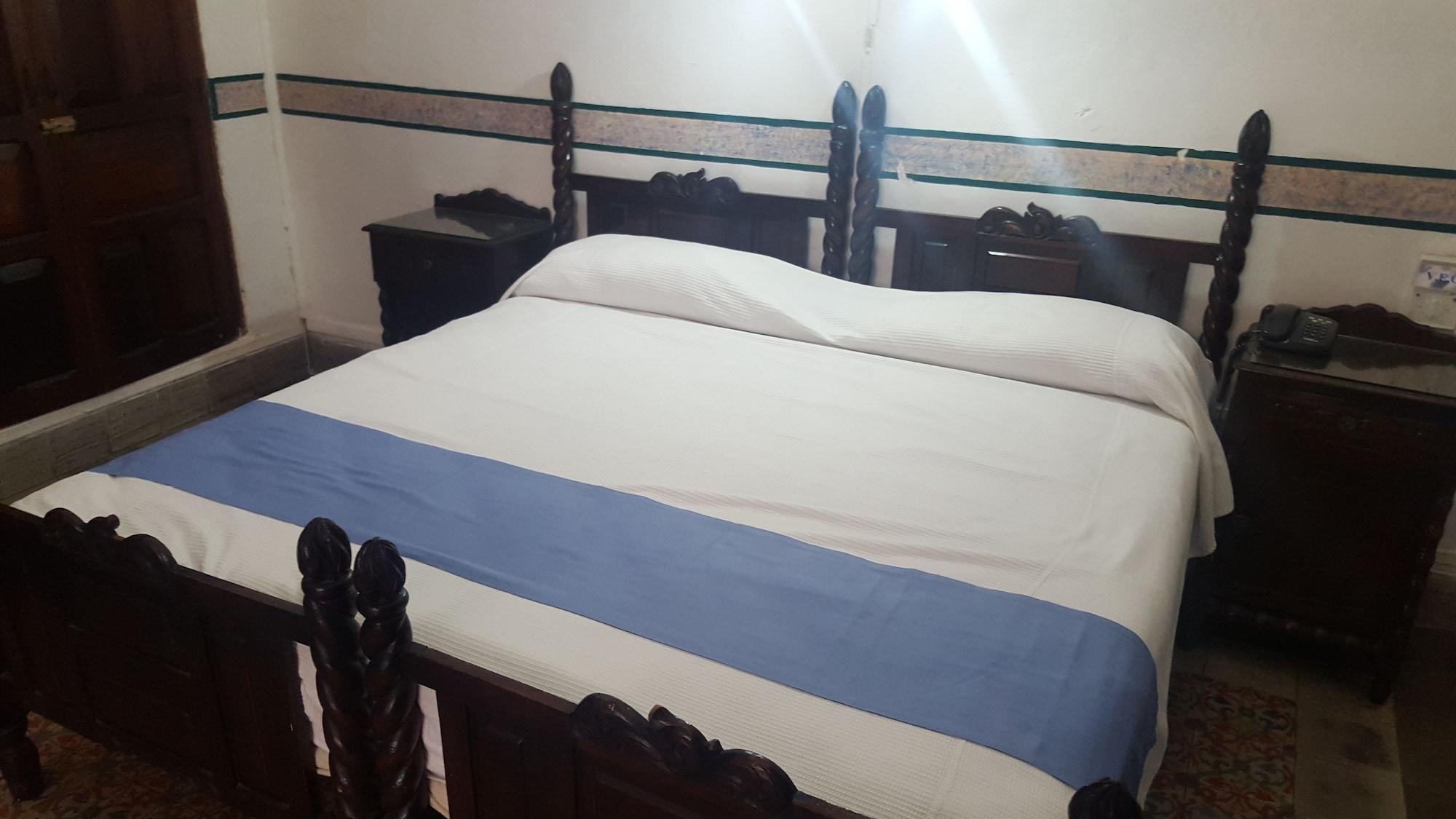 Hotel Posada Toledo & Galeria メリダ エクステリア 写真