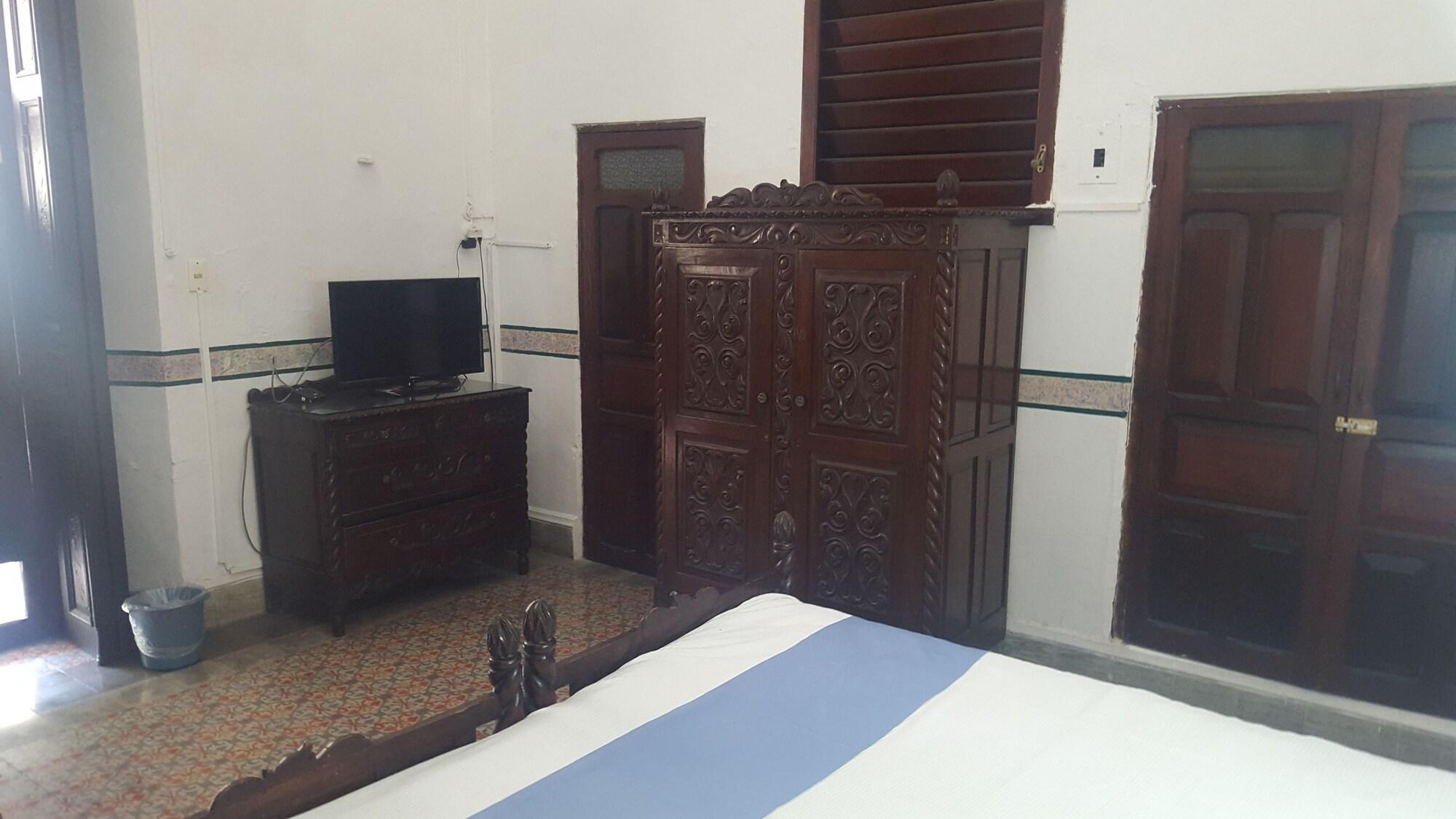 Hotel Posada Toledo & Galeria メリダ エクステリア 写真
