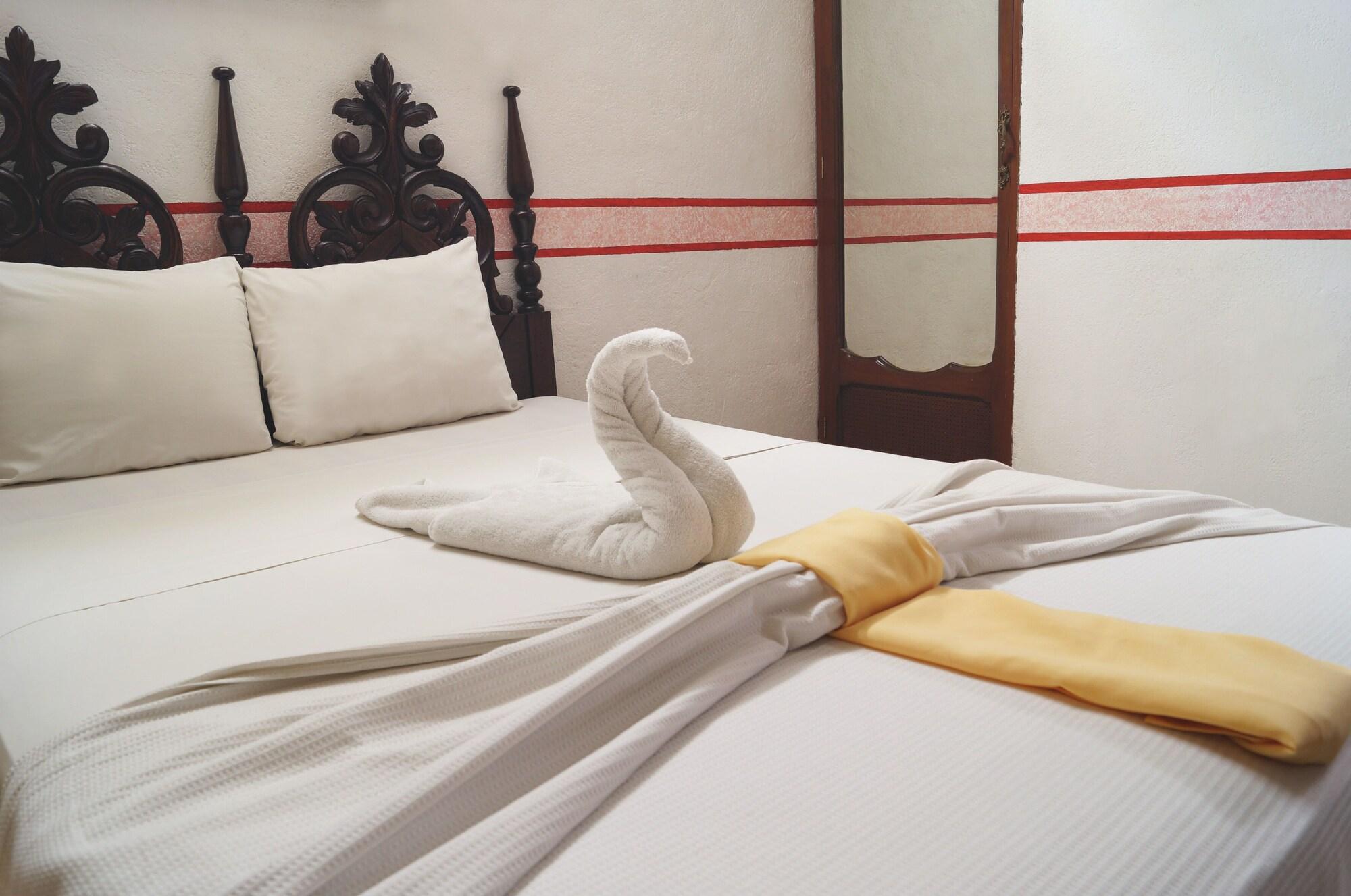 Hotel Posada Toledo & Galeria メリダ エクステリア 写真