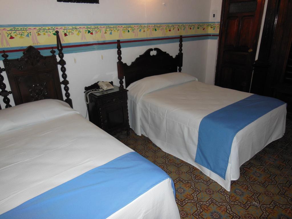 Hotel Posada Toledo & Galeria メリダ エクステリア 写真
