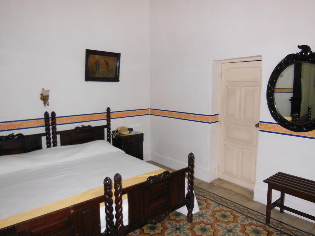 Hotel Posada Toledo & Galeria メリダ エクステリア 写真