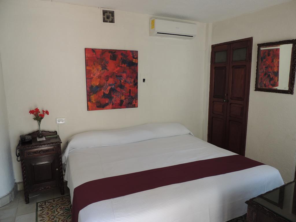 Hotel Posada Toledo & Galeria メリダ エクステリア 写真