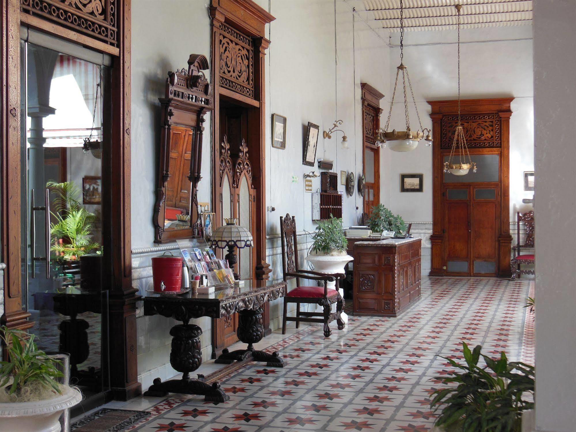 Hotel Posada Toledo & Galeria メリダ エクステリア 写真